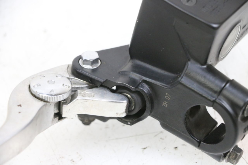 photo de BOMBA FRENO TRASERO SUZUKI BURGMAN 650 (2013 - 2020) - Detalles de los puntos de fijación