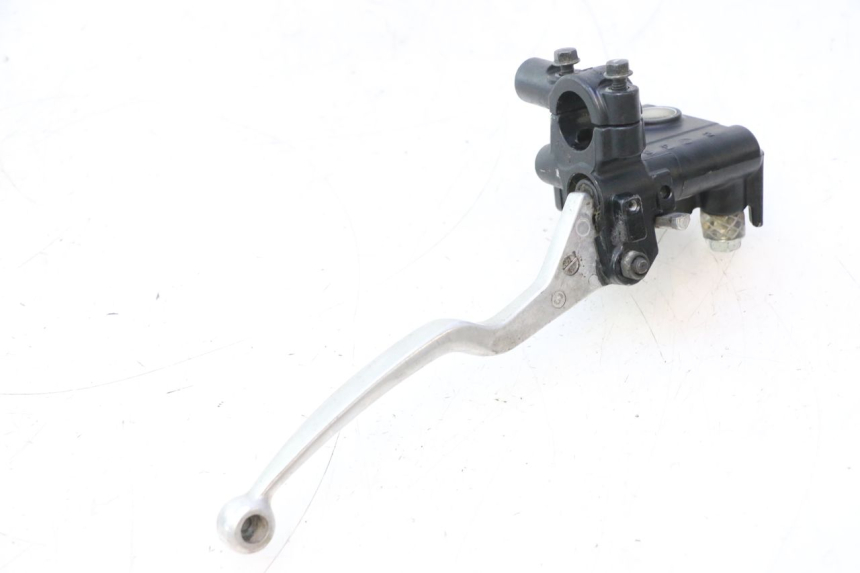 photo de CILINDRO MAESTRO DE FRENO TRASERO SUZUKI BURGMAN 125 (2007 - 2014) - Primer plano técnico
