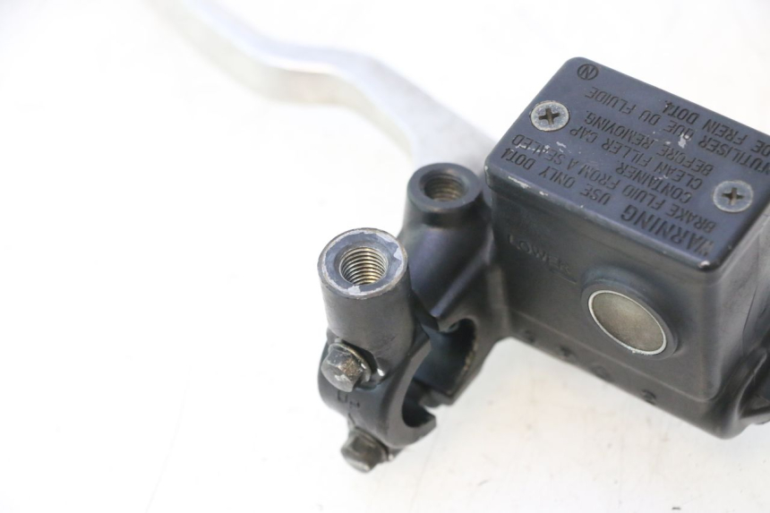photo de CILINDRO MAESTRO DE FRENO TRASERO SUZUKI BURGMAN 125 (2007 - 2014) - Detalles de los puntos de fijación