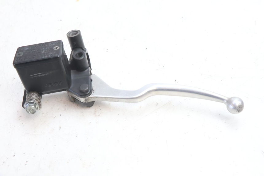 photo de CILINDRO MAESTRO DE FRENO TRASERO SUZUKI BURGMAN 125 (2007 - 2014) - Detalles de los puntos de fijación