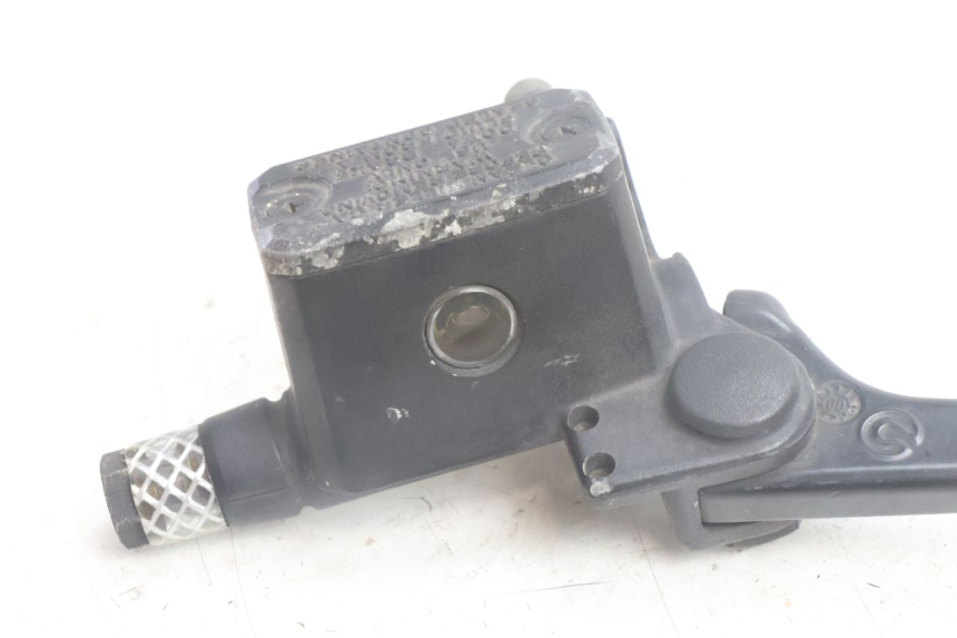 photo de BOMBA FRENO TRASERO BMW C1 125 (2000 - 2003) - Primer plano técnico