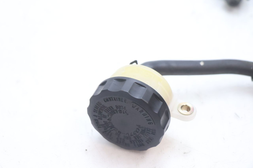photo de BOMBA FRENO TRASERO HONDA CB F HORNET 600 (2005 - 2006) - Zoom estado de uso
