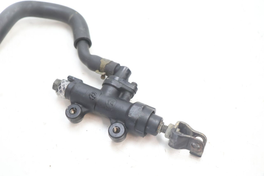 photo de BOMBA FRENO TRASERO HONDA CB F HORNET 600 (2005 - 2006) - Otra perspectiva