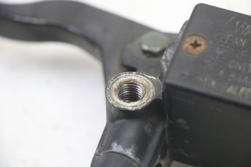 photo de CILINDRO MAESTRO DE FRENO TRASERO PEUGEOT CITYSTAR 50 (2013 - 2017) - Otra perspectiva