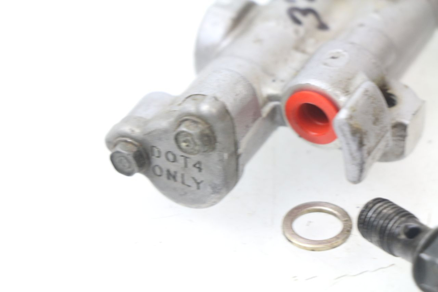 photo de BOMBA FRENO TRASERO HONDA CRF CR-F 450 (2001 - 2005) - Detalles de los puntos de fijación