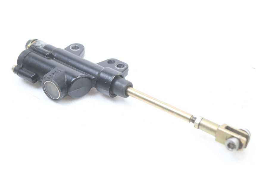 photo de CILINDRO MAESTRO DE FRENO TRASERO CCR DIRT BIKE 125 - Primer plano técnico