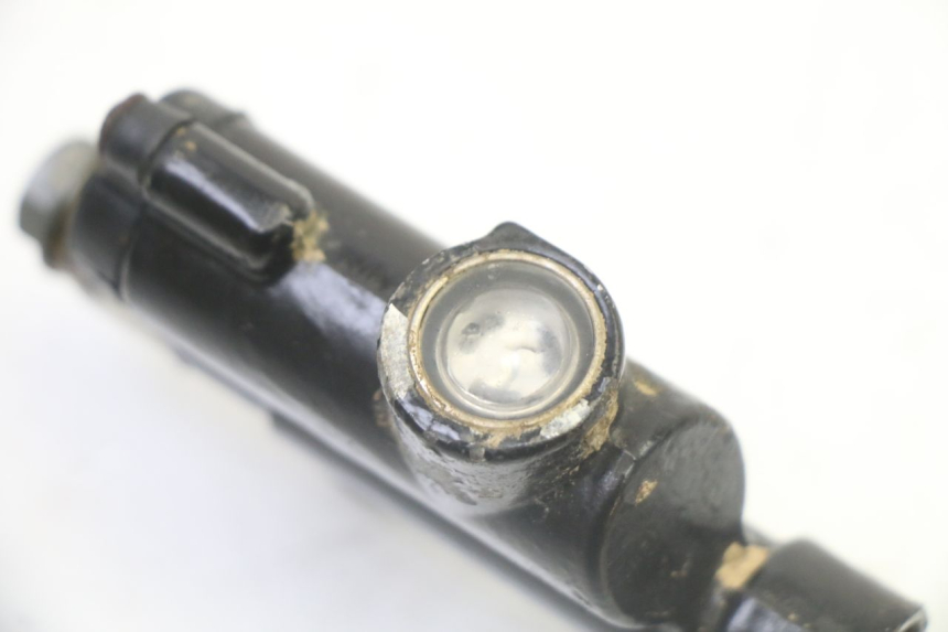 photo de MASTERCILINDRO DE FRENOS TRASERO PROBIKE DIRT 140 - Detalles de los puntos de fijación