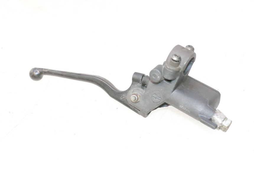 photo de CILINDRO MAESTRO DE FRENO TRASERO PEUGEOT ELYSTAR 50 (2002 - 2014) - Primer plano técnico