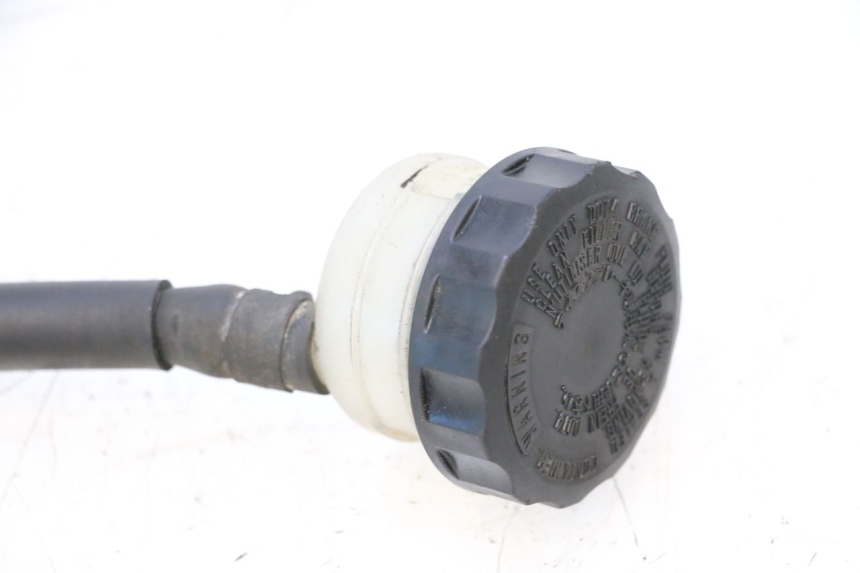 photo de BOMBA DE FRENO TRASERO KAWASAKI ER-6 ER6 F ABS 650 (2012 - 2016) - Primer plano técnico