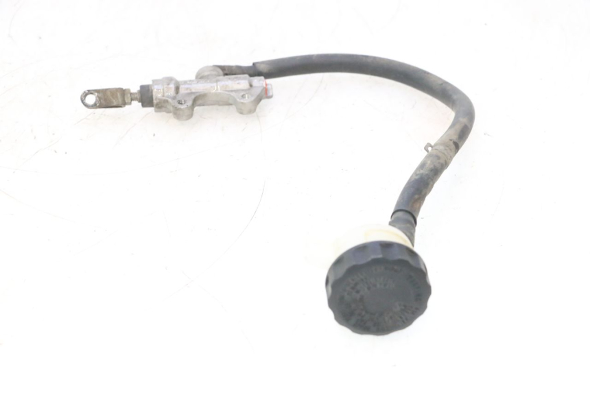 photo de BOMBA FRENO TRASERO KAWASAKI ER-6 ER6 N 650 (2005 - 2009) - Primer plano técnico
