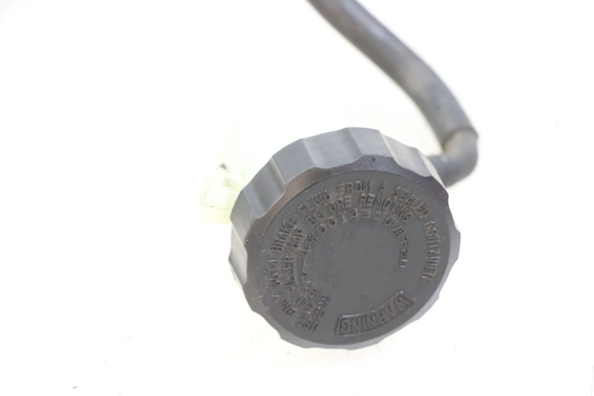 photo de CILINDRO MAESTRO DE FRENO TRASERO YAMAHA FJR ABS 1300 (2006 - 2012) - Primer plano técnico