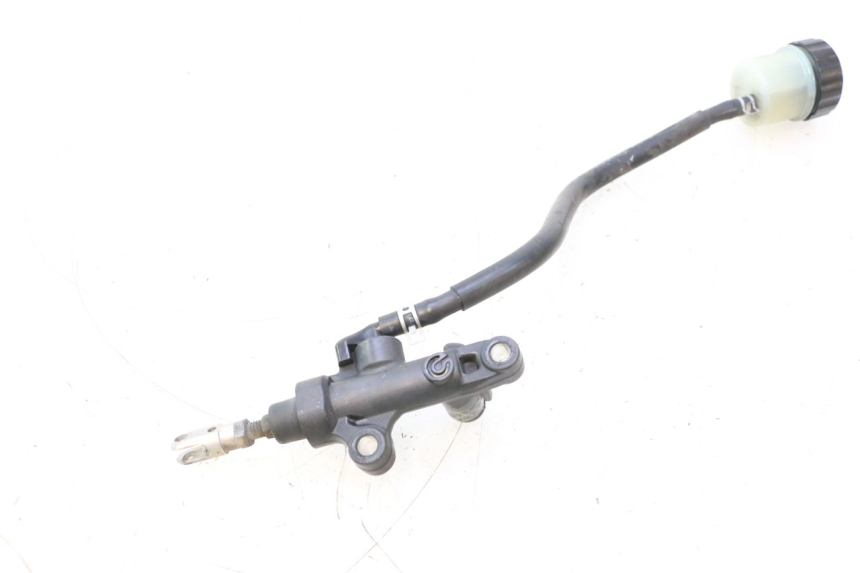 photo de BOMBA FRENO TRASERO YAMAHA FJR 1300 (2001 - 2005) - Detalles de los puntos de fijación