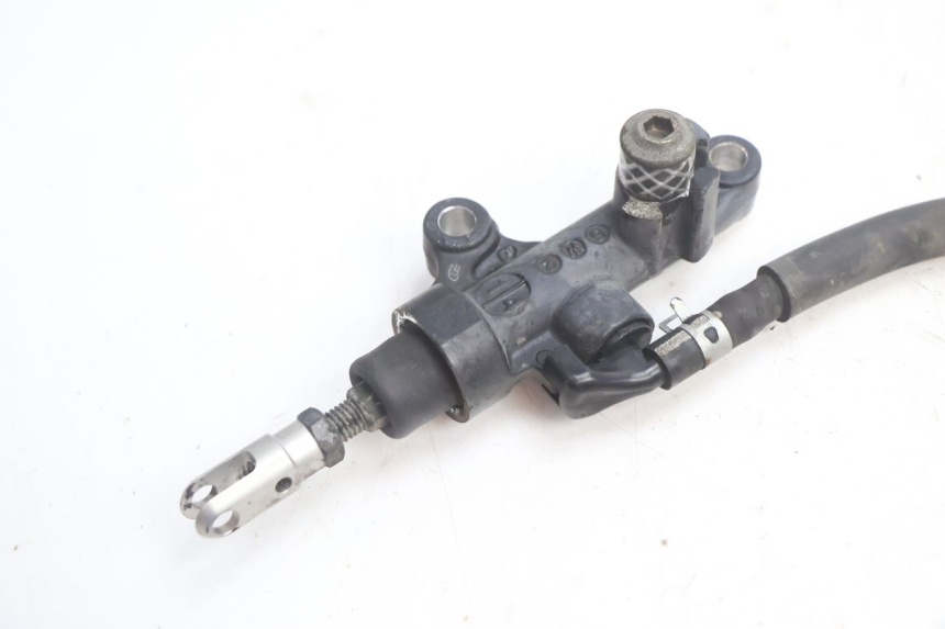 photo de BOMBA FRENO TRASERO YAMAHA FJR 1300 (2001 - 2005) - Detalle de la pieza