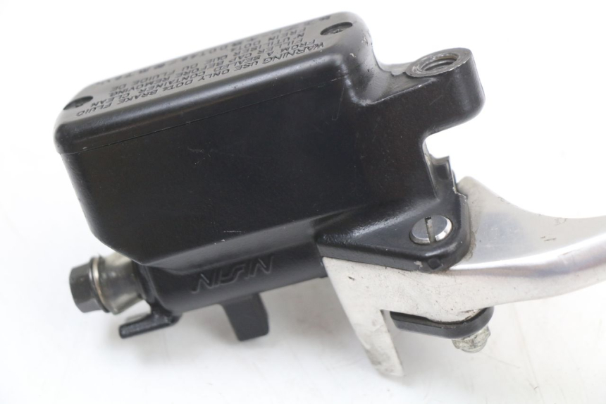 photo de BOMBA FRENO TRASERO HONDA FJS SILVER WING SILVERWING 400 (2005 - 2008) - Primer plano técnico