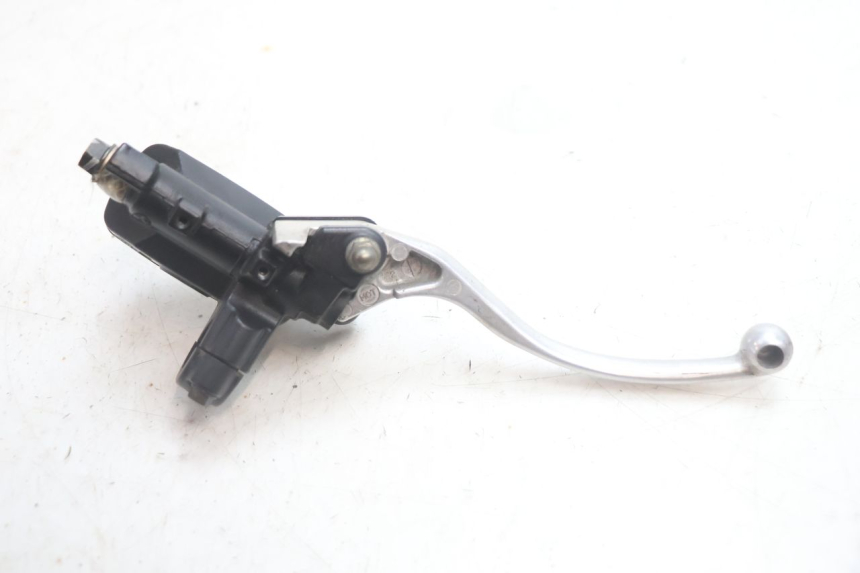 photo de BOMBA FRENO TRASERO HONDA FJS SILVER WING SILVERWING 400 (2005 - 2008) - Detalles de los puntos de fijación