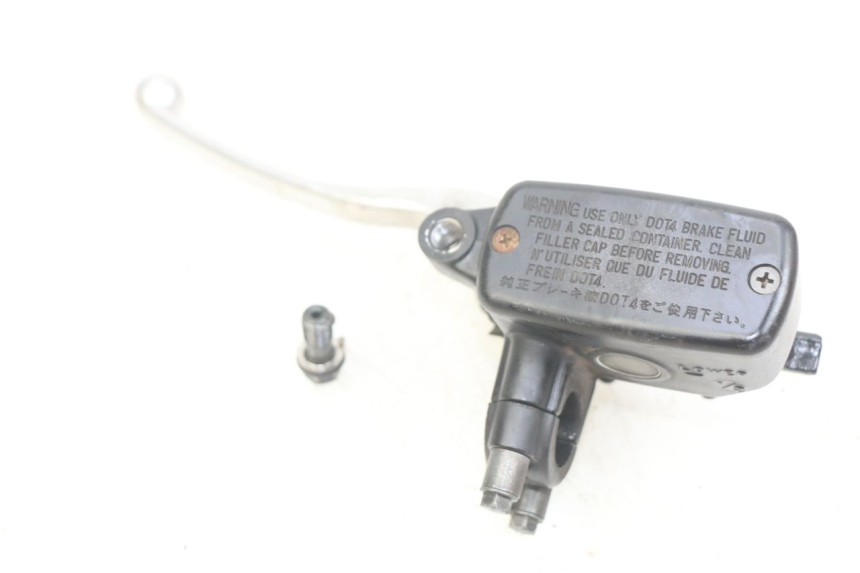 photo de CILINDRO MAESTRO DE FRENO TRASERO HONDA FJS SILVERWING SILVER WING 400 (2009 - 2016) - Primer plano técnico