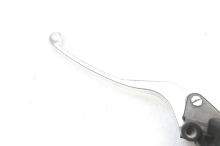 photo de BOMBA FRENO TRASERO HONDA FORZA 125 (2021 - 2025) - Primer plano técnico