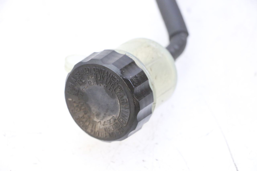 photo de BOMBA FRENO TRASERO YAMAHA FZ6 N FAZER 600 (2004 - 2006) - Primer plano técnico