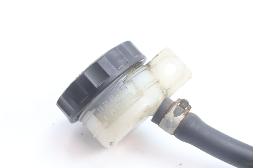 photo de BOMBA FRENO TRASERO KAWASAKI GPX F ZX750F 750 (1986 - 1990) - Detalle de la pieza