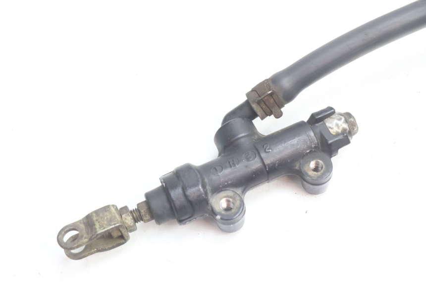 photo de BOMBA FRENO TRASERO KAWASAKI GPX F ZX750F 750 (1986 - 1990) - Detalles de los puntos de fijación