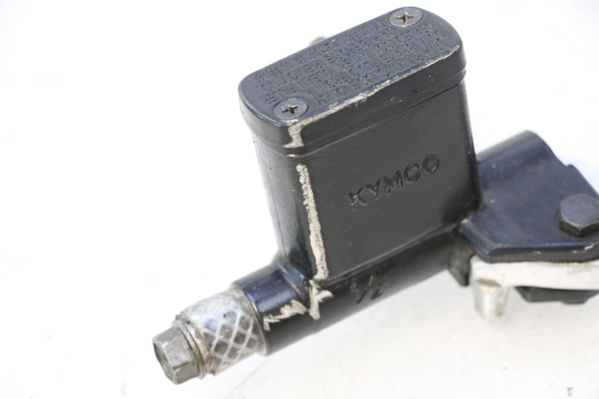 photo de BOMBA FRENO TRASERO KYMCO GRAND DINK 125 (2008 - 2014) - Otra perspectiva