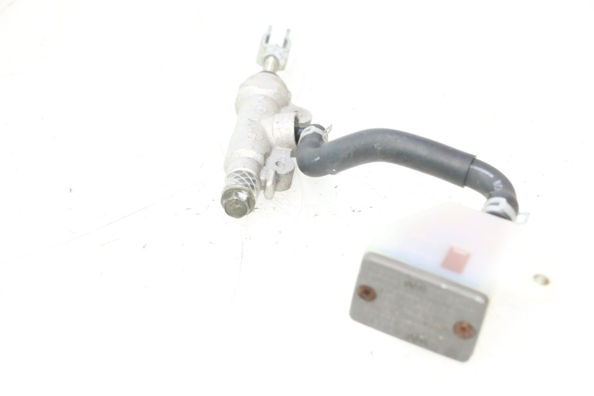 photo de BOMBA FRENO TRASERO SUZUKI GSR 600 (2005 - 2012) - Otra perspectiva