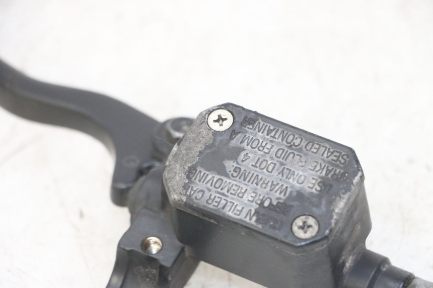 photo de BOMBA FRENO TRASERO PIAGGIO IE MP3 YOURBAN 300 (2011 - 2016) - Primer plano técnico