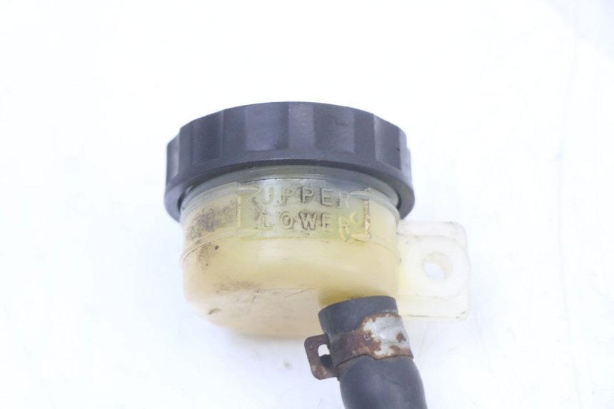 photo de BOMBA FRENO TRASERO KAWASAKI GTR 1000 (1994 - 2004) - Primer plano técnico