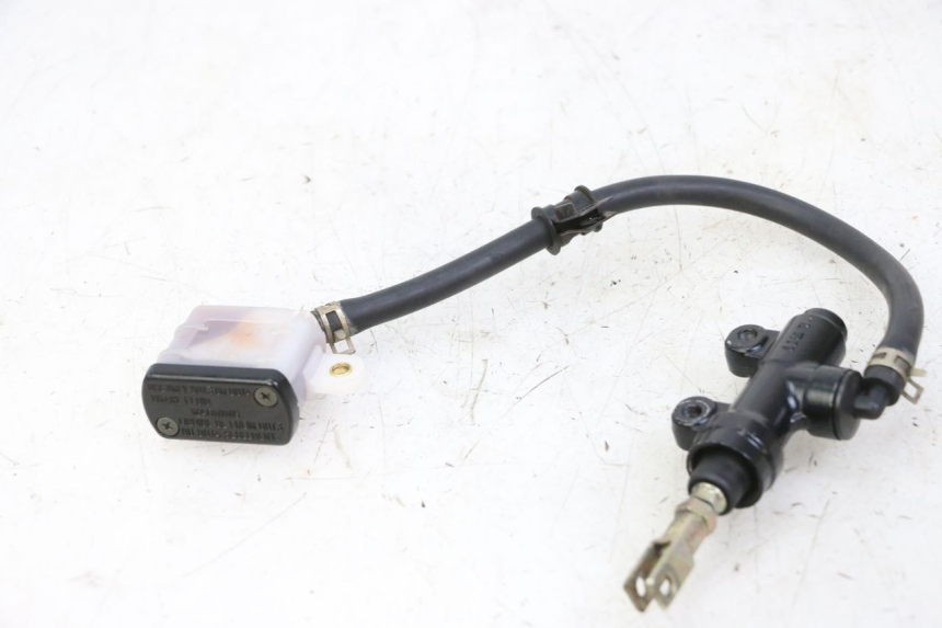 photo de MASTERCILINDRO DE FRENOS TRASERO KIDEN KD125-G 125 (2018 - 2022) - Primer plano técnico