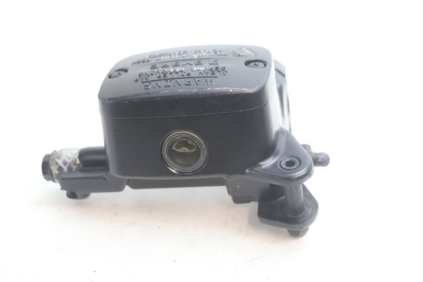 photo de BOMBA FRENO TRASERO PIAGGIO MP3 HPE 530 (2022 - 2026) - Otra perspectiva