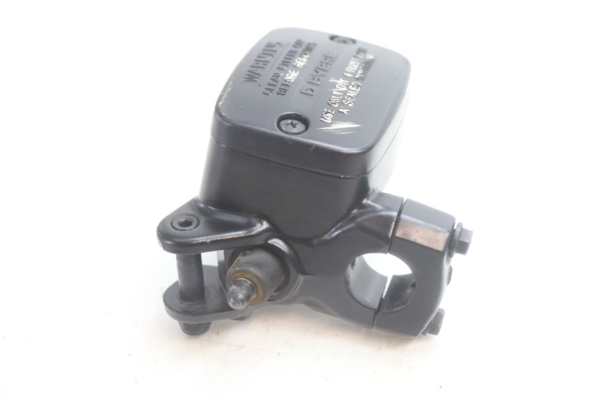 photo de BOMBA FRENO TRASERO PIAGGIO MP3 HPE 530 (2022 - 2026) - Primer plano técnico