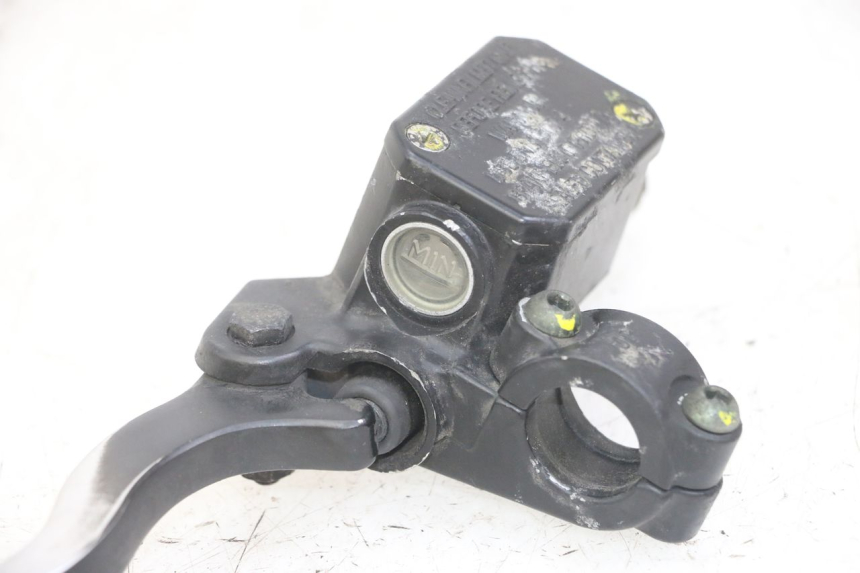 photo de BOMBA FRENO TRASERO PIAGGIO MP3 LT 300 (2010 - 2016) - Detalles de los puntos de fijación