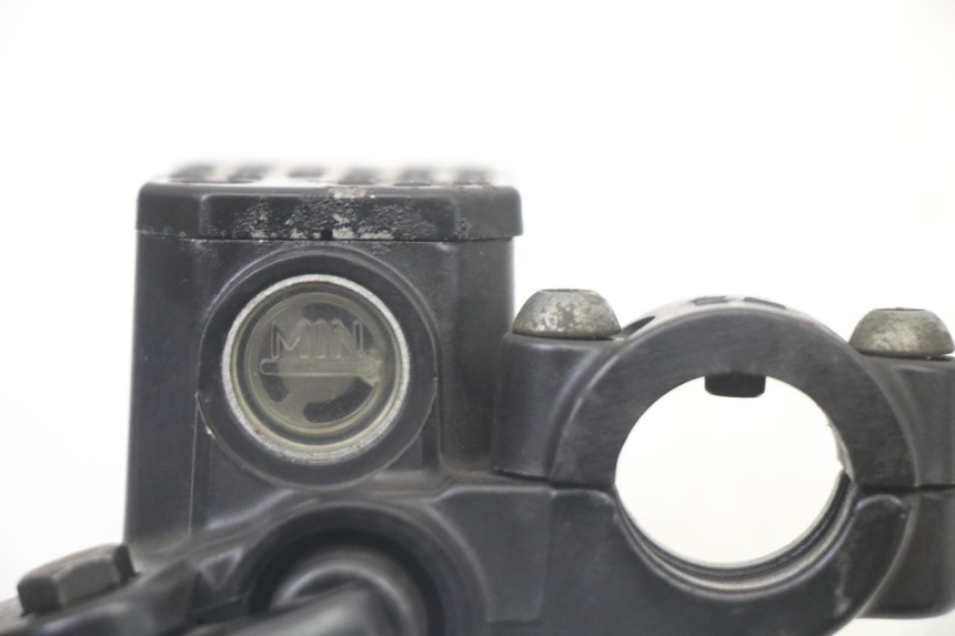 photo de CILINDRO MAESTRO DE FRENO TRASERO PIAGGIO MP3 500 (2011 - 2015) - Primer plano técnico