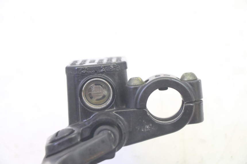 photo de BOMBA FRENO TRASERO PIAGGIO MP3 500 (2016 - 2018) - Primer plano técnico