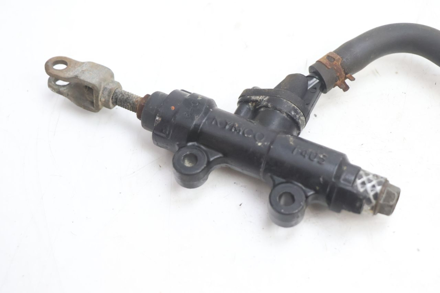 photo de BOMBA FRENO TRASERO KYMCO MXU R 250 (2004 - 2010) - Primer plano técnico