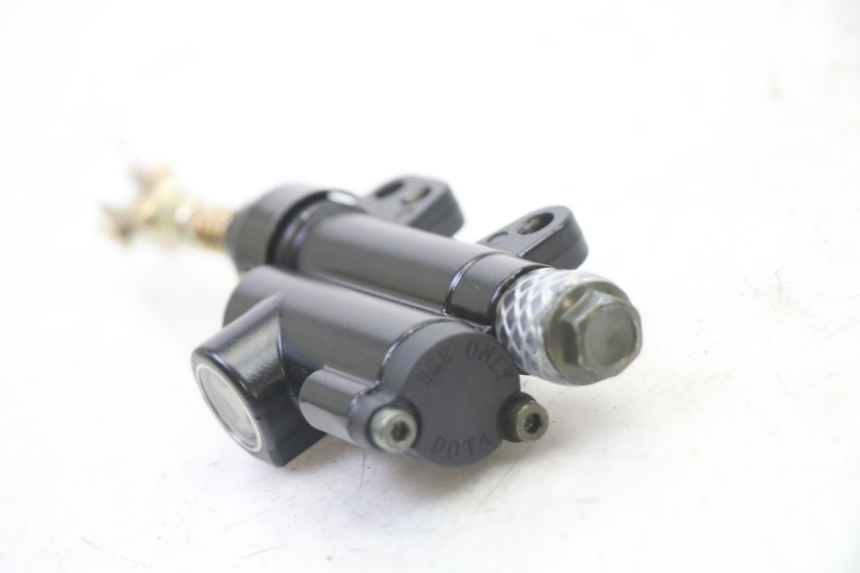 photo de CILINDRO MAESTRO DE FRENO TRASERO APOLLO RFZ 125 - Estado de la superficie y material