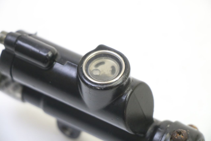 photo de CILINDRO MAESTRO DE FRENO TRASERO APOLLO RFZ 125 - Primer plano técnico