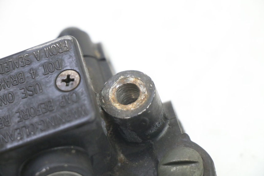 photo de BOMBA FRENO TRASERO GILERA RUNNER SL 50 (2006 - 2009) - Otra perspectiva