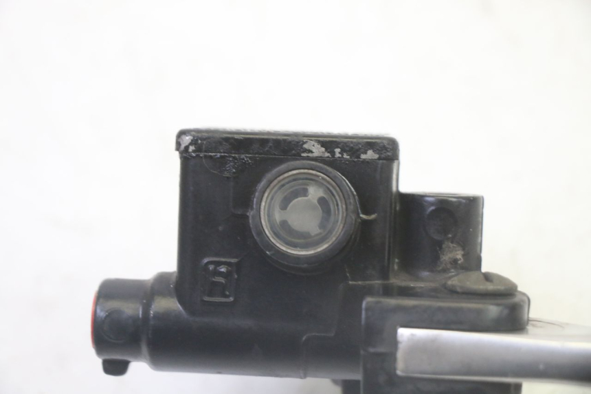 photo de CILINDRO MAESTRO DE FRENO TRASERO GILERA RUNNER SP 50 (2009 - 2017) - Primer plano técnico