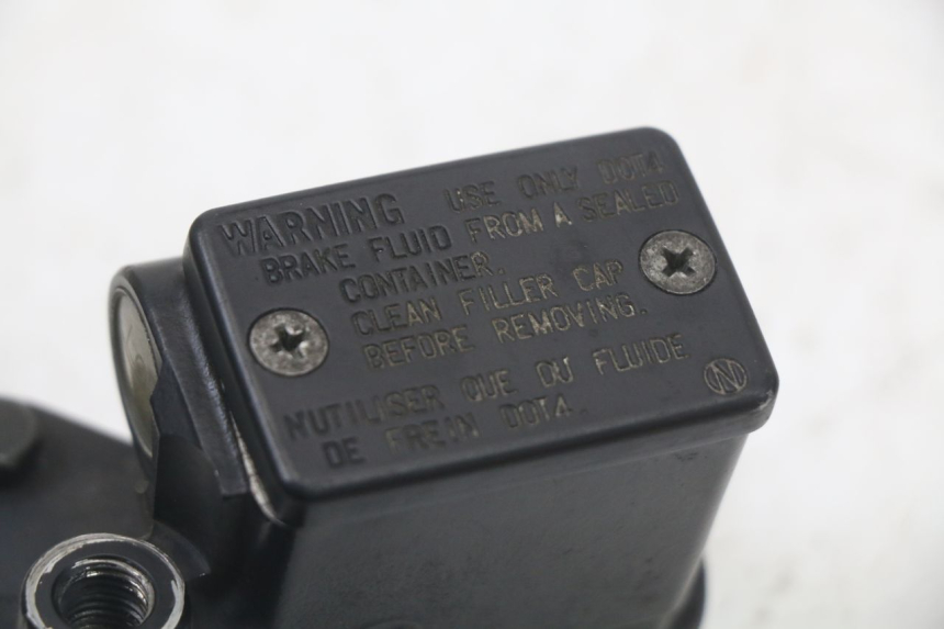 photo de CILINDRO MAESTRO DE FRENO TRASERO PEUGEOT SATELIS 125 (2010 - 2012) - Primer plano técnico