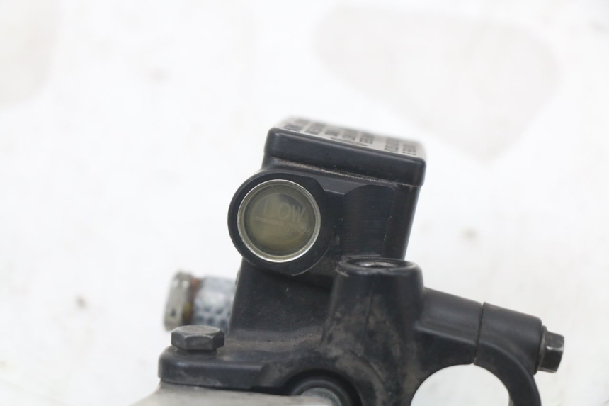 photo de CILINDRO MAESTRO DE FRENO TRASERO PEUGEOT SATELIS 125 (2010 - 2012) - Detalles de los puntos de fijación