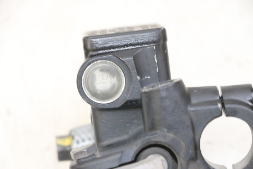 photo de BOMBA FRENO TRASERO PEUGEOT SATELIS 125 (2013 - 2018) - Otra perspectiva