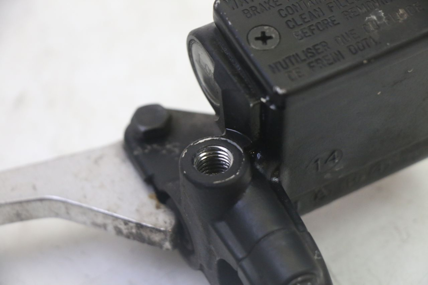 photo de CILINDRO MAESTRO DE FRENO TRASERO PEUGEOT SATELIS 125 (2006 - 2009) - Otra perspectiva