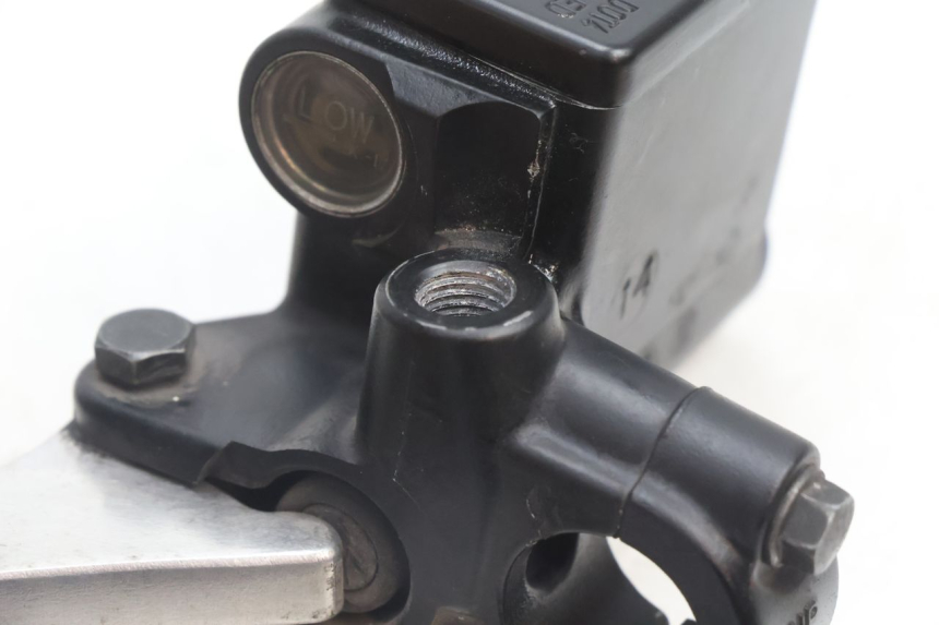 photo de CILINDRO MAESTRO DE FRENO TRASERO PEUGEOT SATELIS 125 (2006 - 2009) - Otra perspectiva