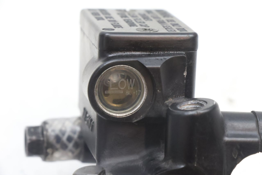 photo de CILINDRO MAESTRO DE FRENO TRASERO PEUGEOT SATELIS 125 (2006 - 2009) - Primer plano técnico