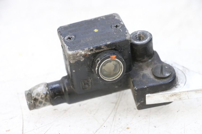 photo de BOMBA FRENO TRASERO PIAGGIO VESPA GTS SUPER IE 125 (2009 - 2016) - Primer plano técnico