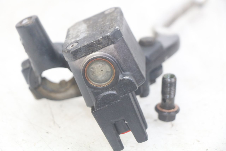 photo de CILINDRO MAESTRO DE FRENO TRASERO YAMAHA XMAX X-MAX 125 (2006 - 2009) - Otra perspectiva