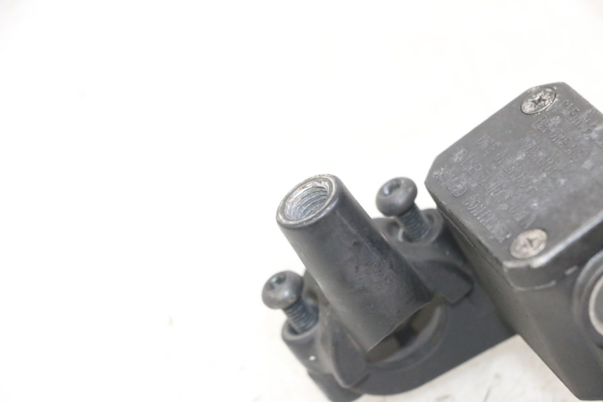 photo de CILINDRO MAESTRO DE FRENO TRASERO YAMAHA X-MAX XMAX 125 (2010 - 2013) - Otra perspectiva