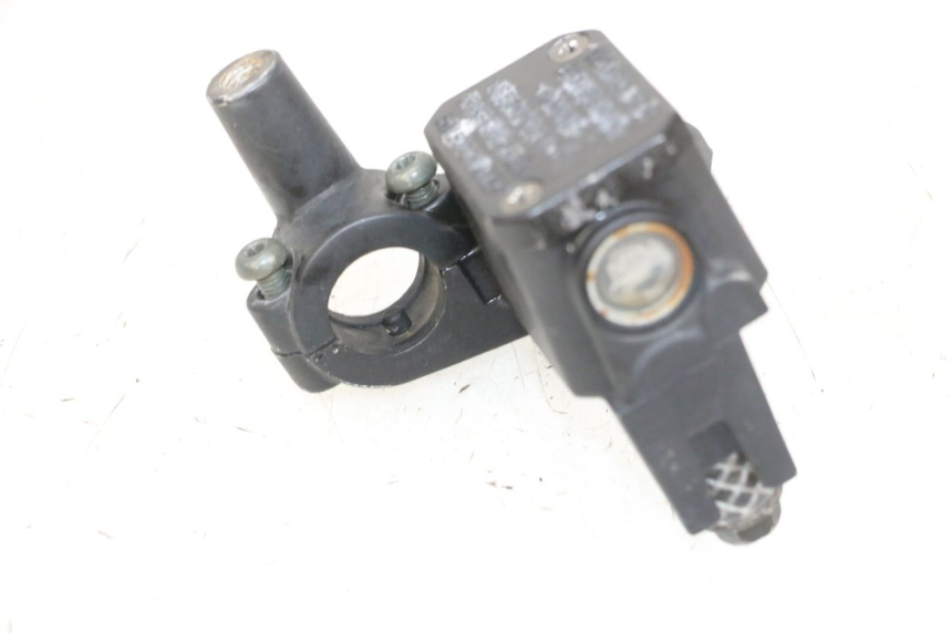 photo de CILINDRO MAESTRO DE FRENO TRASERO YAMAHA XMAX X-MAX 125 (2006 - 2009) - Detalles de los puntos de fijación