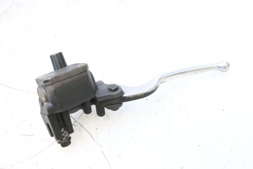 photo de CILINDRO MAESTRO DE FRENO TRASERO YAMAHA X-MAX XMAX 125 (2010 - 2013) - Primer plano técnico